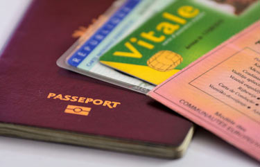 Carte d’identité, passeport biométrique, permis de conduite, ...